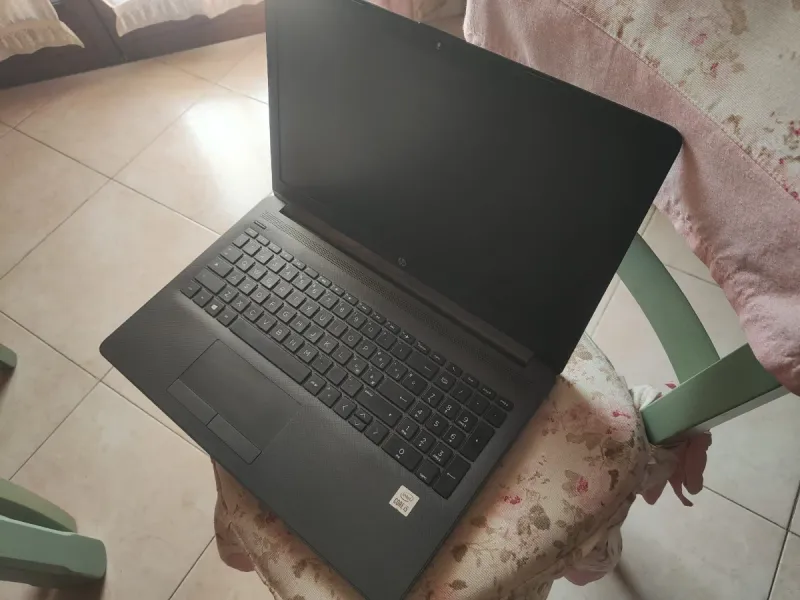 Portátil HP i7 slim 16GB RAM SSD 256GB 15.6" afbeelding 3