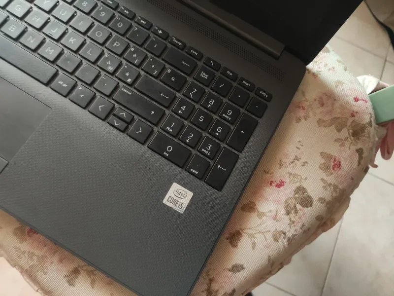 Portátil HP i7 slim 16GB RAM SSD 256GB 15.6" afbeelding 4