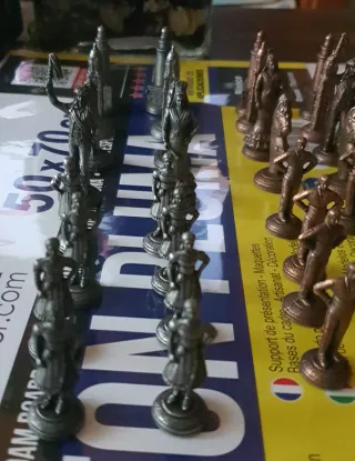 Colección Piezas debAjedrez Dalí, Metal, Madera