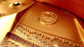 Piano de cola Kawai RX2