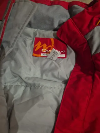 Mono de esquí rojo y gris, talla 16 años