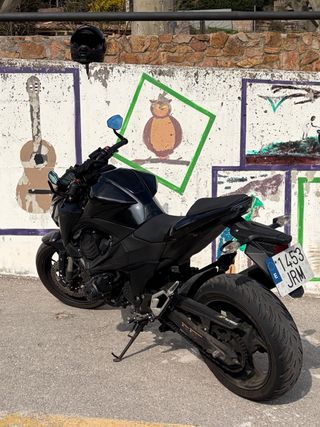 Kawasaki Z800E Negra