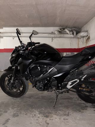 Kawasaki Z800E Negra