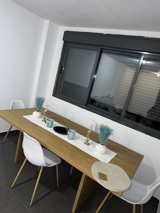 Mesa+ 4 sillas 150€  De conforama.