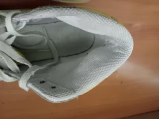 Zapatillas Nike Botín Amarillas y Blancas