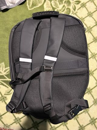 Crelander Mochila para motocicleta con ojos rojos