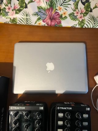 Equipo completo de DJ Macbook + Traktor X1 + Z1