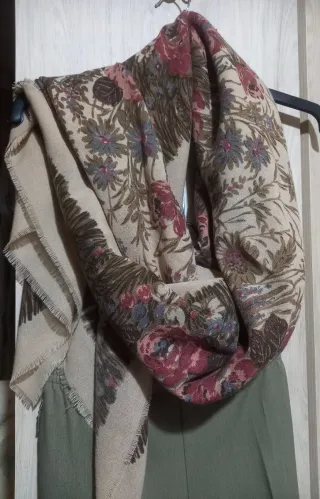 Fular estampado floral mujer