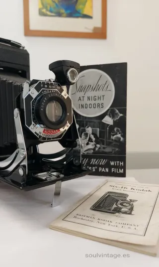 Cámara Kodak Art Decó