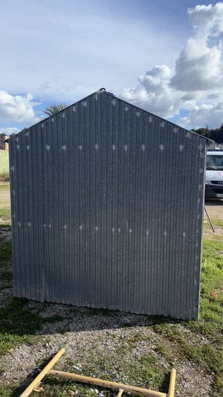 Contenedor metálico , 2,30x5 .