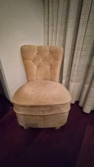 Butaca descalzadora terciopelo beige