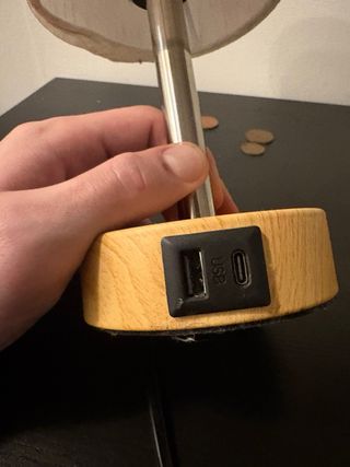 Lámpara de mesa tela, metal y madera