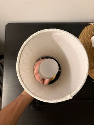 Lámpara de mesa tela, metal y madera