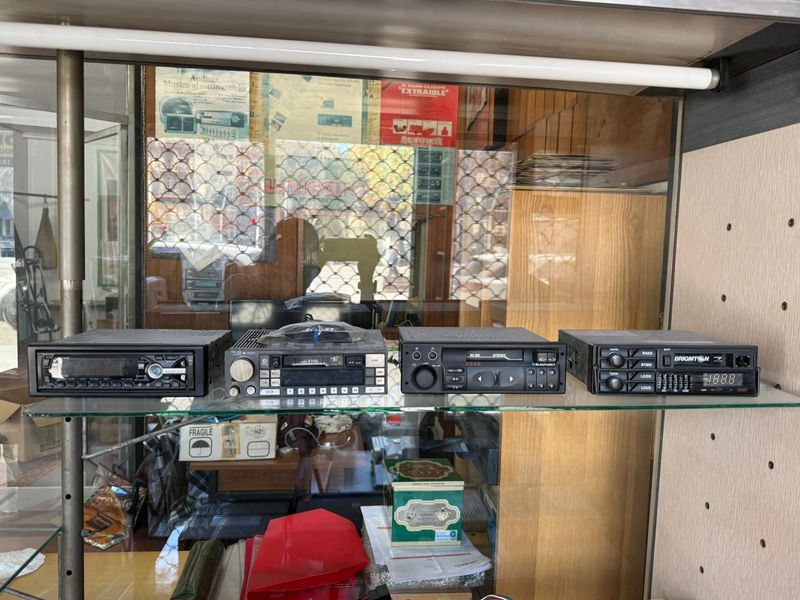 Lote radios coche vintage (negras/plateadas) afbeelding 2