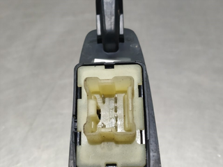 MANDO ELEVALUNAS TRASERO IZQUIERDO RENAULT CAPTUR