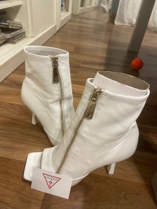 Botines blancos peep toe tacón