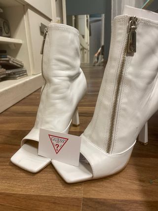 Botines blancos peep toe tacón