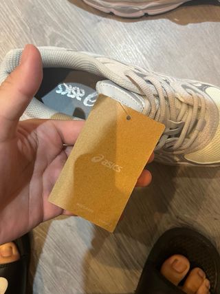 Zapatillas Asics Beige/Gris Talla 42