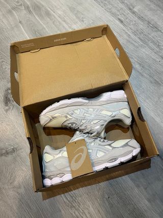 Zapatillas Asics Beige/Gris Talla 42