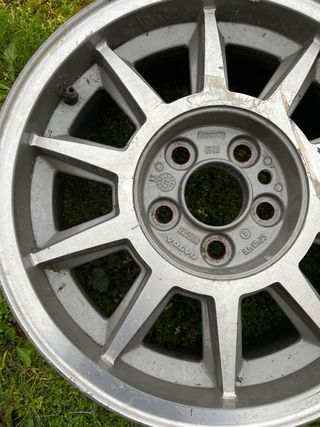 Llantas Volvo 15” 6J  et 25 Original (2 unidades)