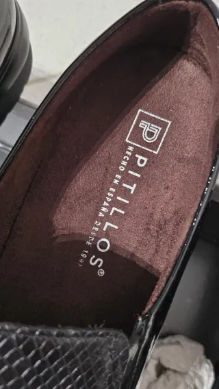 Sapatos Pitillos pretos de pele