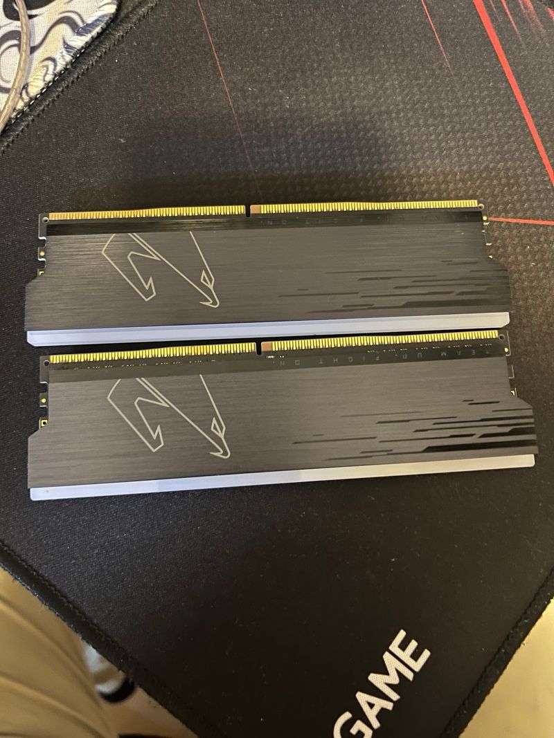 MEMORIA RAM AORUS 2x8 (16GB) DDR4 CON LUCES RGB afbeelding 2
