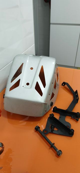 Cubre carter Suzuki v-strom 650 ABS 2011/2023