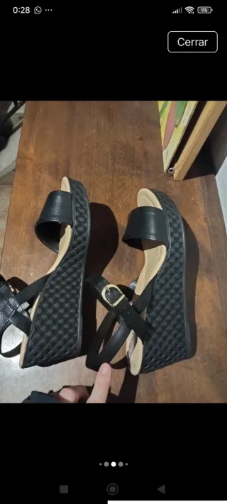 Sandalias Azaleia Plataforma Beige y Negras