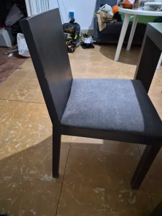 Mesa y 4 Sillas Comedor