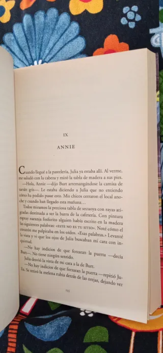 La mejor manera de comerte un cupcake