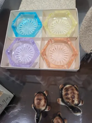 Lote de cerámica: figuras y ceniceros