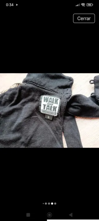 Camiseta Walk and Talk negra con cortes
