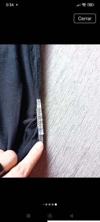 Camiseta Walk and Talk negra con cortes