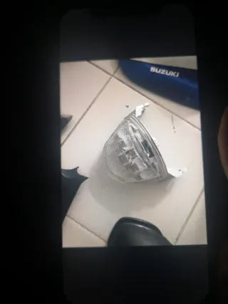 Piezas Suzuki GSXR K6 dañadas algunas