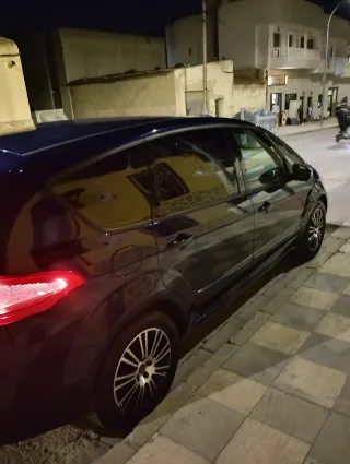 Ford S-MAX 2011