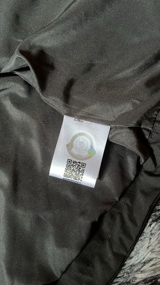 Chaqueta Moncler Negra con Logo