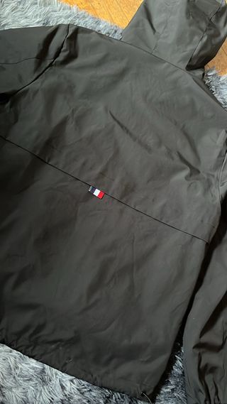 Chaqueta Moncler Negra con Logo