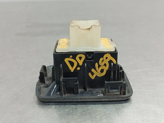 MANDO ELEVALUNAS DELANTERO DERECHO DACIA SANDERO