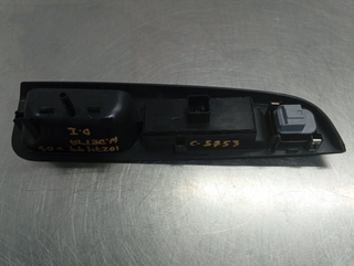 MANDO ELEVALUNAS DELANTERO IZQUIERDO VOLKSWAGEN J