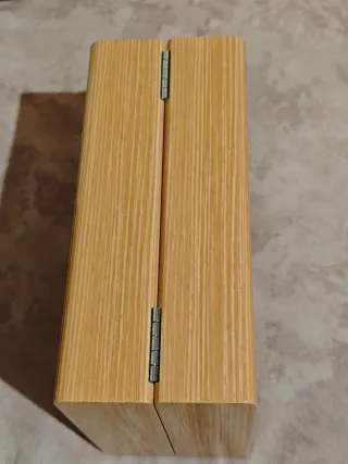 Caja de madera Omega