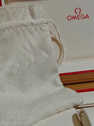 Caja de madera Omega
