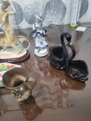 Lote Cerámica Antigua Figuras Cisnes Tazas