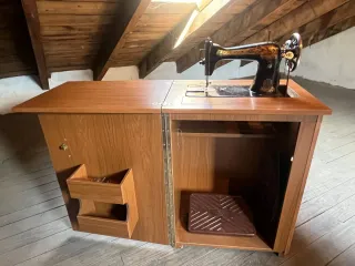 Máquina de coser Singer antigua