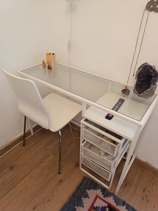 Mesa de estudio cristal y metal