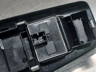 MANDO ELEVALUNAS DELANTERO IZQUIERDO VOLKSWAGEN P