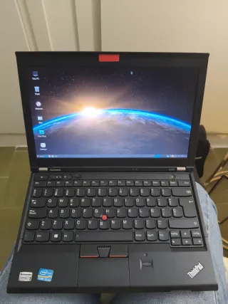 Portátil Lenovo X230 SO UBUNTU Linux.