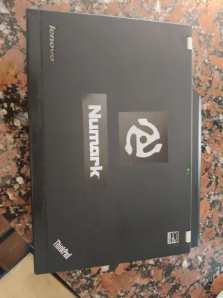 Portátil Lenovo X230 SO UBUNTU Linux.