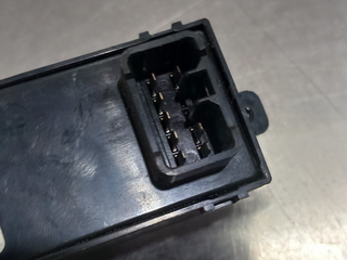 MANDO ELEVALUNAS DELANTERO DERECHO KIA CEED (JD)