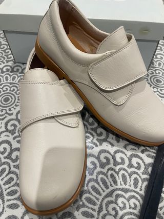 Zapatos comunión Angelitos beige nuevos t 36 y 37
