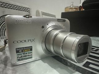Cámara Nikon Coolpix 16MP HD S6300